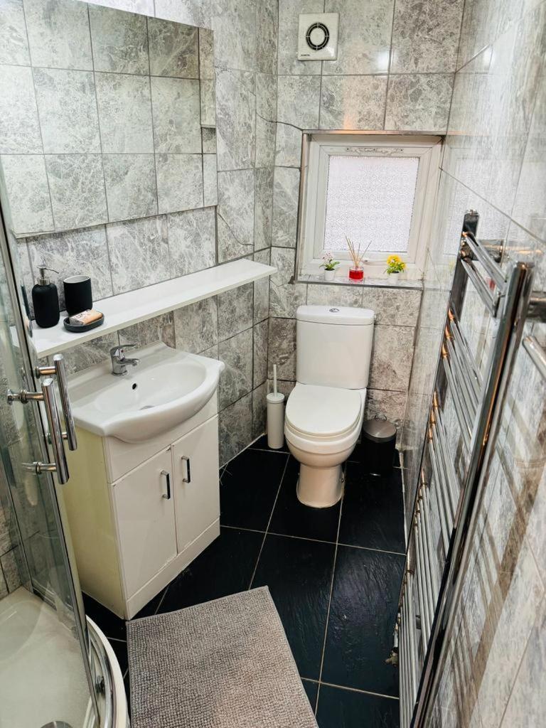 Willesden J Guest Home 4 Лондон Екстер'єр фото